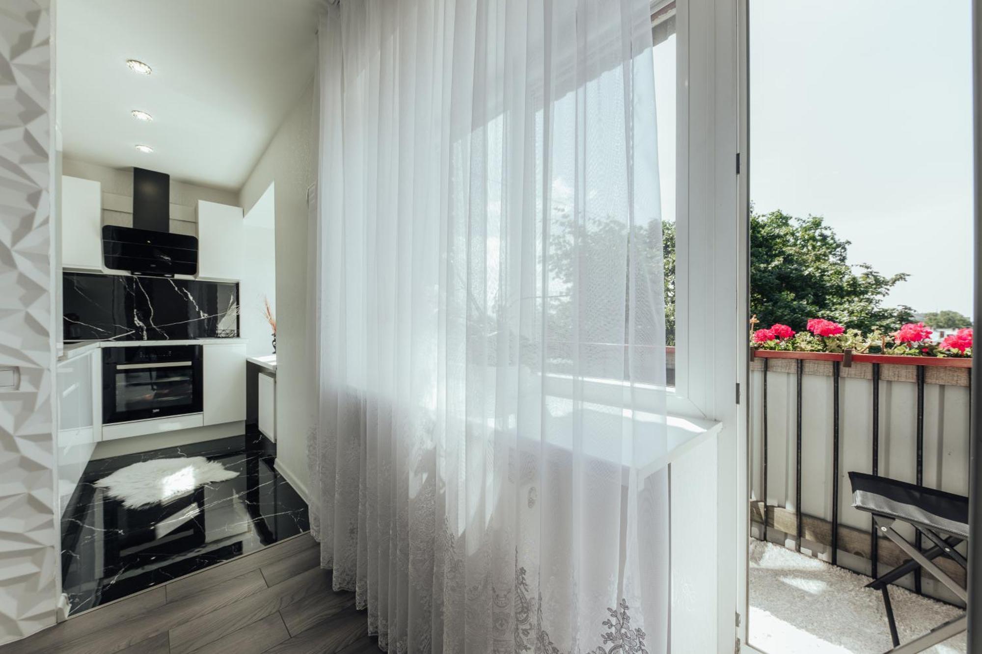 Snow White Center Appartment Liepaja Bagian luar foto